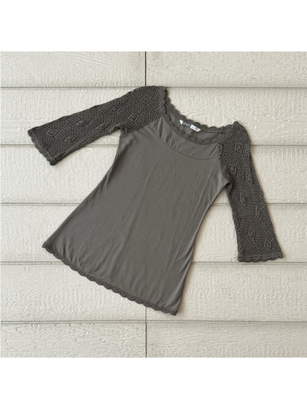 Athleta Scallop Trim Crochet Boat Neck 3/4 Sleeve Tunic Top